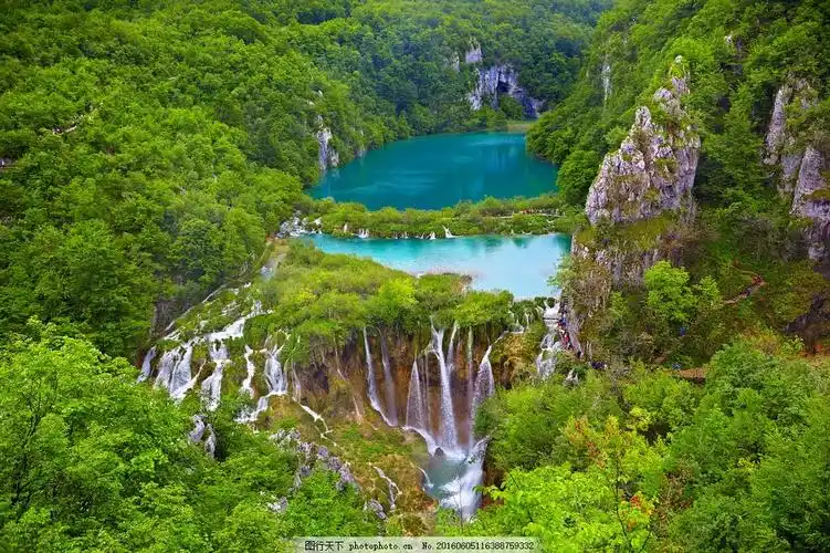 美丽的山水风景 美丽的山水风景高清图片下载 树林 树木 瀑布 流水