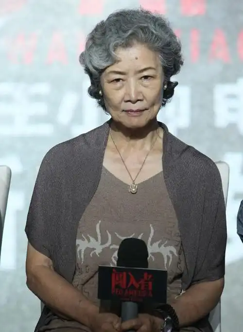 "大器晚成"吕中:47岁成名,儿子是知名导演,儿媳是国际影后