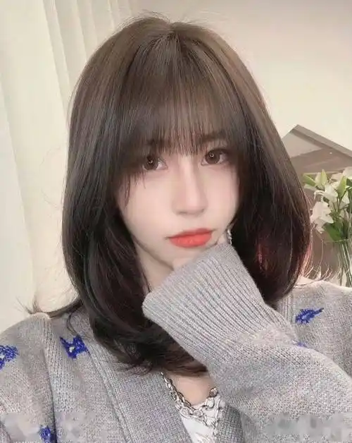 2021流行"秋风初恋锁骨发"_发型