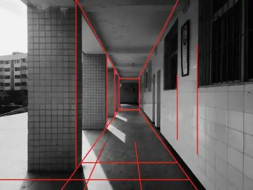 5:线性构图  利用空间结构画面,形成一些线,如水平线垂直线对角线