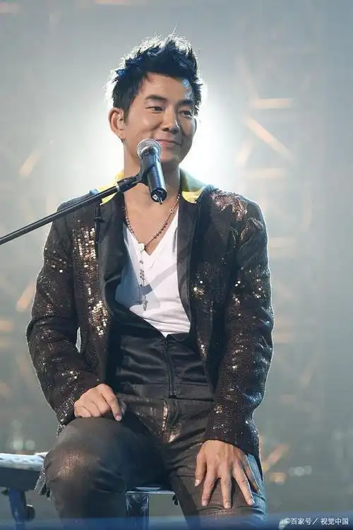 任贤齐演唱会门票实名制引争议,退票还要扣30%,这是霸王条款吗