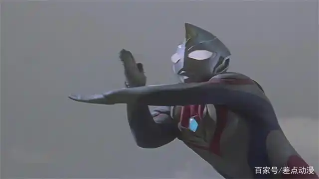 还有戴拿奥特曼的手里剑和大招光线,都被火焰哥尔赞给吸收过.