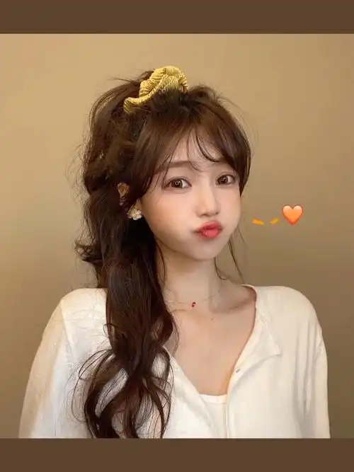 今年流行"肥肠圈扎发",洋气又显脸小!|丸子头|发型|高马尾_网易订阅