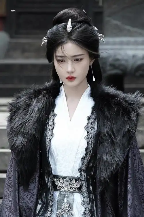 陈意涵《凤凰台上》路透冷艳国师眼神杀