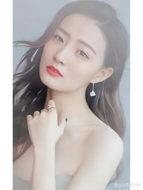 徐璐:从青涩少女到全能影后,演艺之路与公益之行的双轨绽放