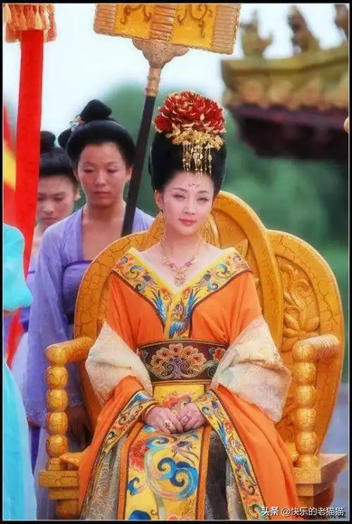 可是在出演武则天之前,虽然那时的殷桃已经有《历史的天空》,《搭错车