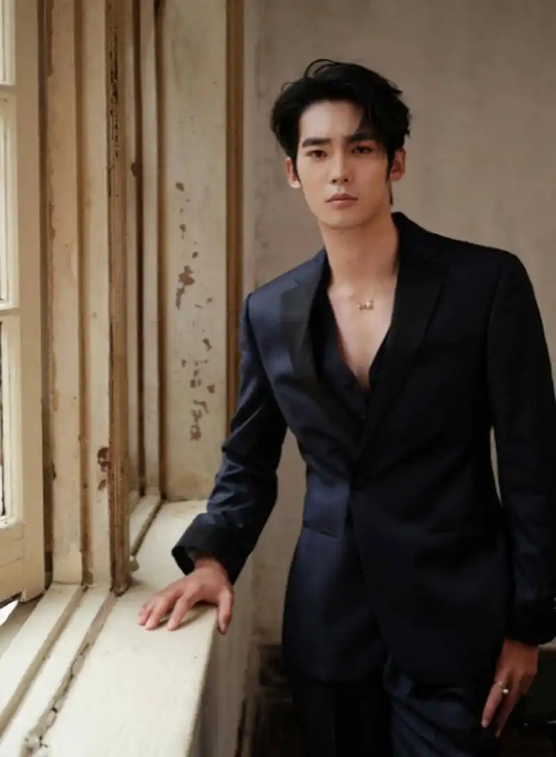 于适和特效化妆师曹赢心的亲密照片和视频被曝光,引发了广泛关注和