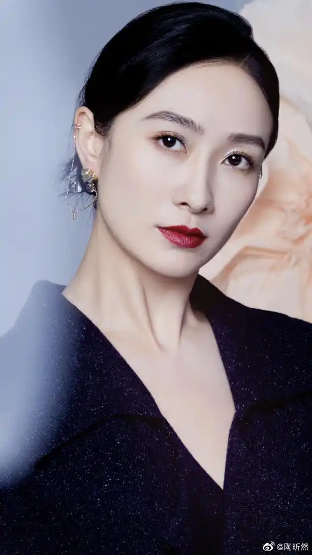 陶昕然为乃万发声引热议再发文自称岁月静好婊