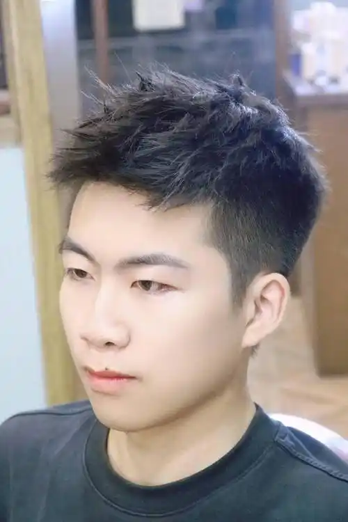 2022过年男发怎么剪看看这15款周边光前刺头短碎发任你挑