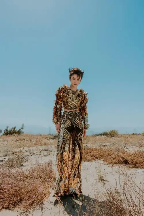 刘雨昕沙漠金色战神