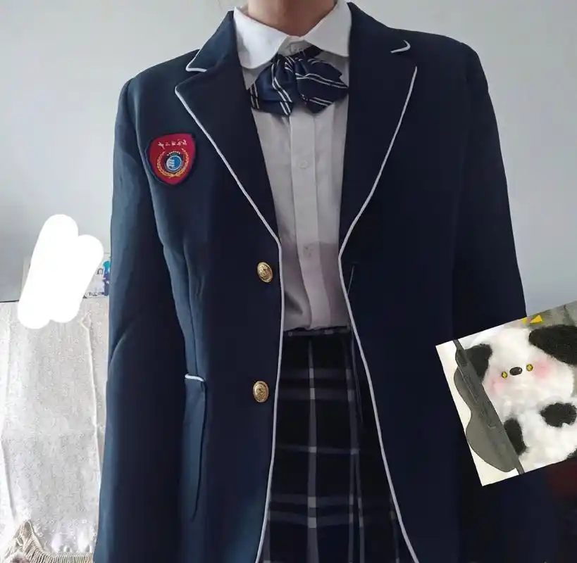 石家庄二中校服 二中的校服真的好好看比我们初中的校服好看多了本人