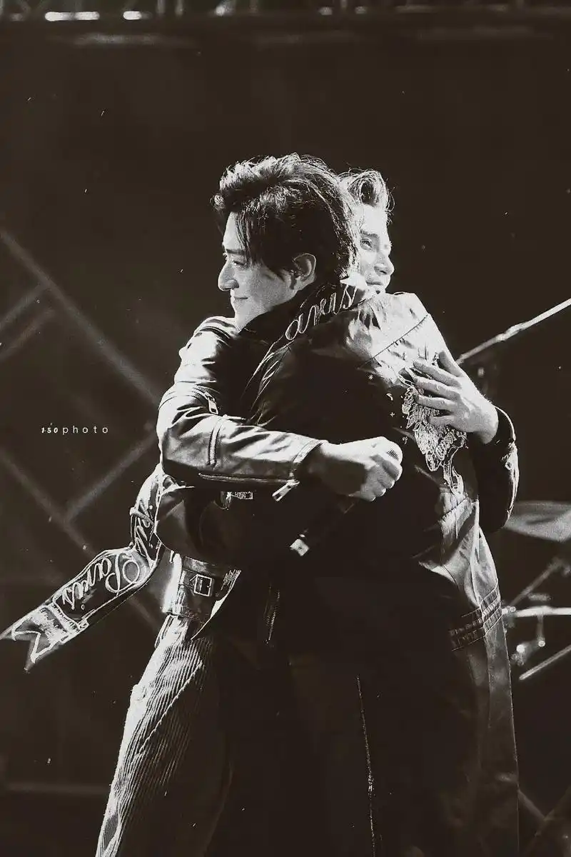 糖果超甜.#精神状态良好 #云次方 #阿云嘎 #郑云龙 图源 - 抖音