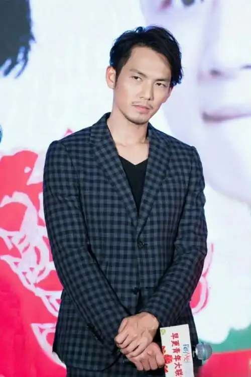 发个18张胡子哇系列,懂得都懂,所以到底是哪一种@钟汉良#钟汉良电视剧