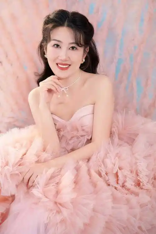 中国内地女歌手余静子简历资料百科_湖北_声乐_专业