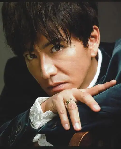 日本男神木村拓哉纵横娱乐圈数十年,在影视歌等多个领域取得非凡成就