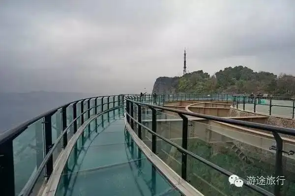 估),有新建更长更高玻璃栈道的计划,其余信息暂未知 庐山西海玻璃栈道