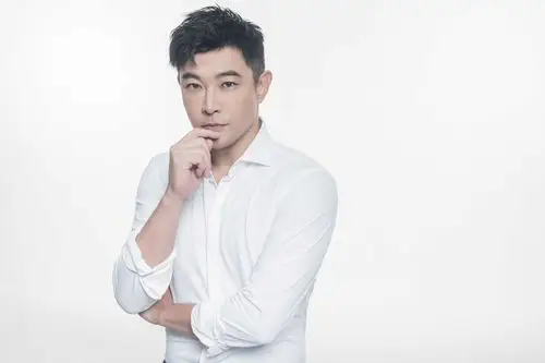 黄维德质感写真曝光皮衣型男荷尔蒙炸裂