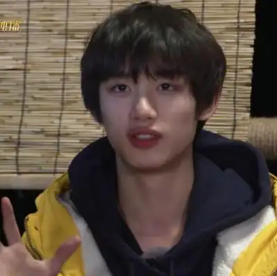 简介丁程鑫太可乐嘟嘟嘴我受不了!