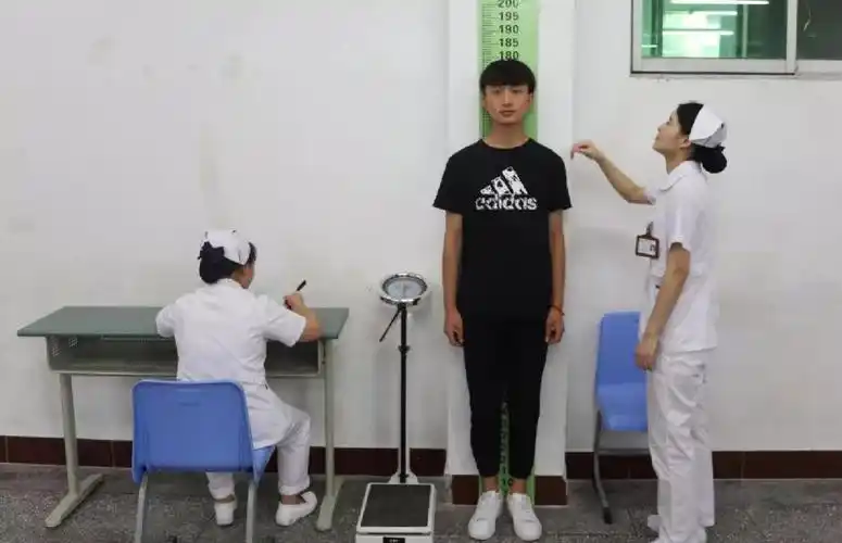 男孩到这个岁数身高基本就"定型",要是还没170,就注定矮了_骨骼