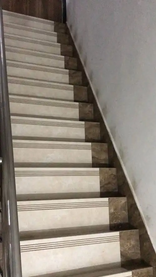 冠珠萨米特大理石瓷砖 楼梯踏步铺贴效果