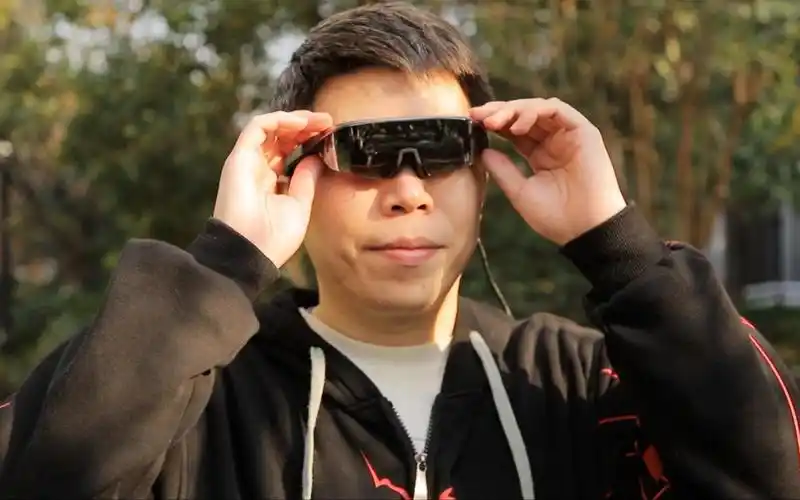 盲人小伙逆天改命,借助ar眼镜实现教师梦_哔哩哔哩_bilibili