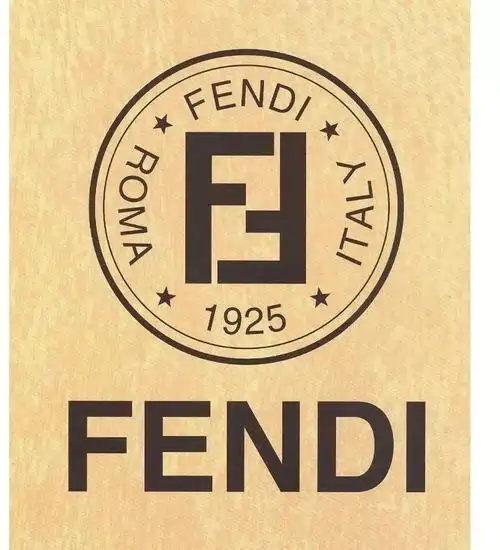 第二件是更换了fendi的logo,根据"fun fur"的理念,把以前的logo改为