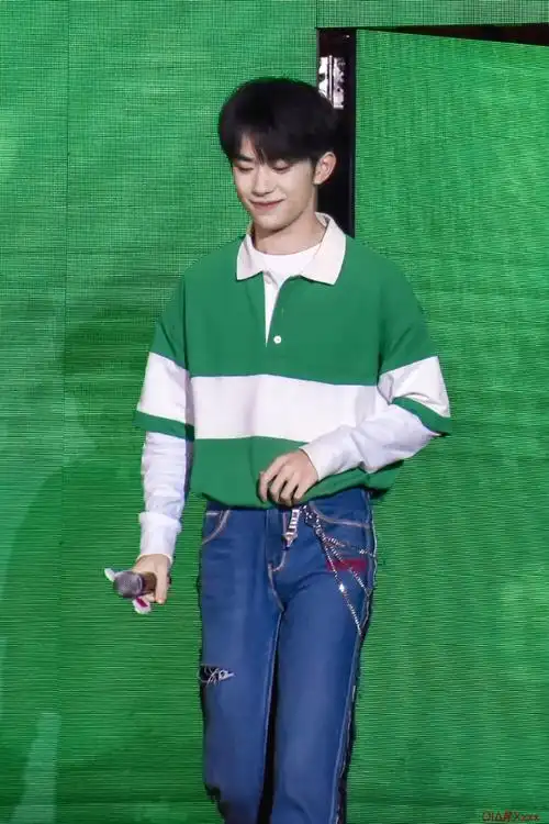 易烊千玺 #tfboys 康师傅绿茶南京见面会 高清