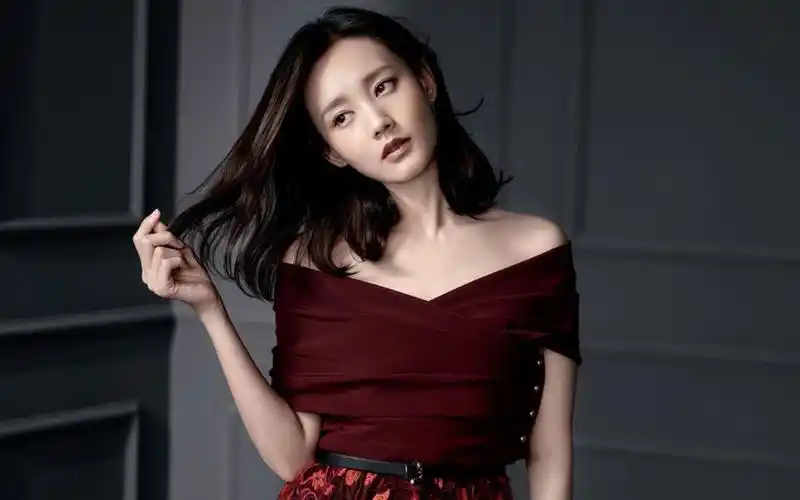 李一桐性感回眸妖娆写真,高清图片,电脑桌面-壁纸族