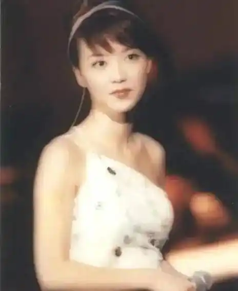 华语乐坛有"三陈",每一位都是殿堂级歌手,每一位都令人唏嘘_陈淑桦