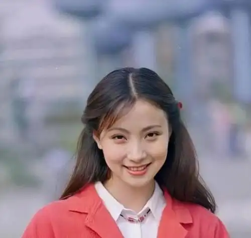 当年的"小龙女"陶虹,齐刘海复古造型显气质,当年的小陶虹真美