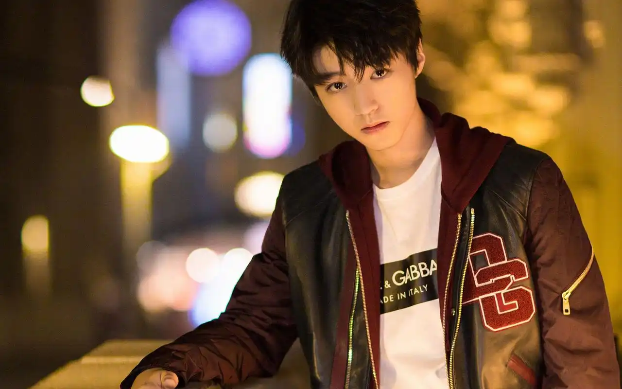 王俊凯青春活力写真高清桌面壁纸