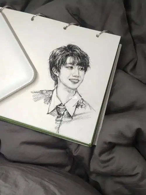 一个朱朱包#朱志鑫  #速写人物  #手绘  #投稿