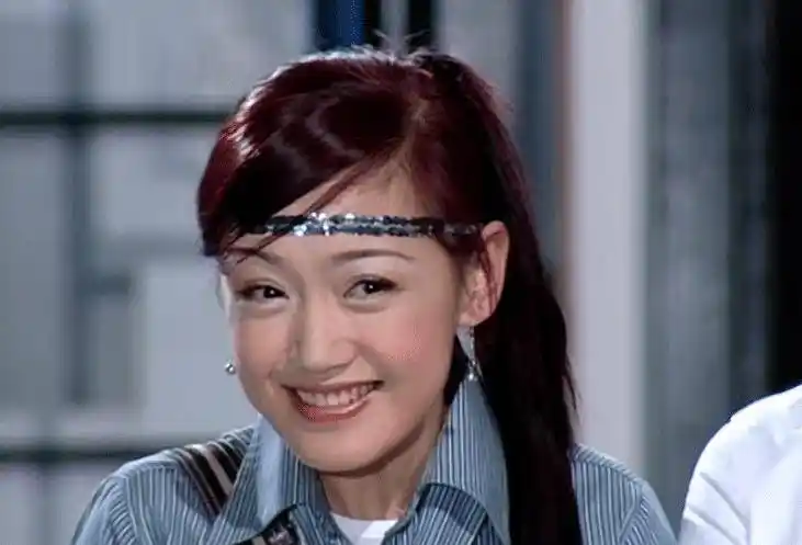 一想到她和胡歌,始终意难平_薛佳凝_哈尔滨电视台_形象