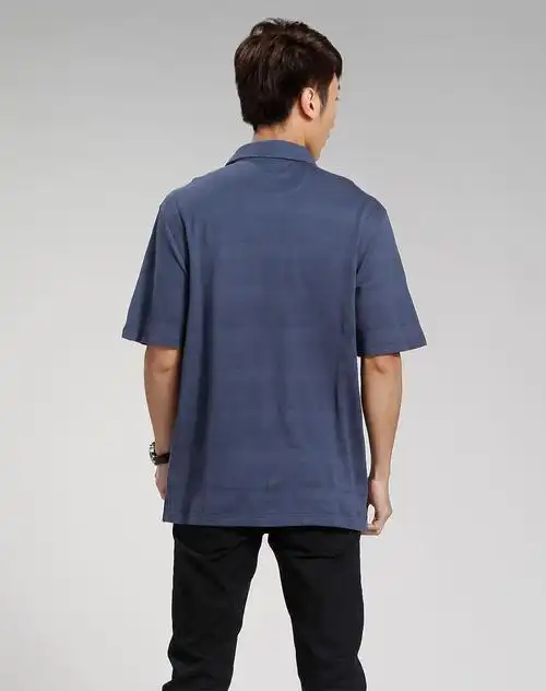 灰蓝色短袖时尚上衣