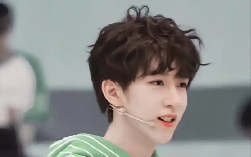 贺峻霖我必须是超可爱担当