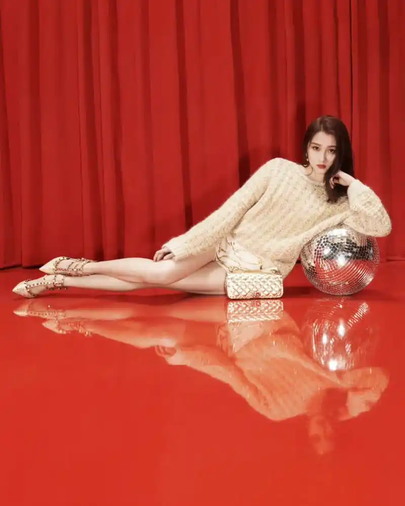 关晓彤精致美腿