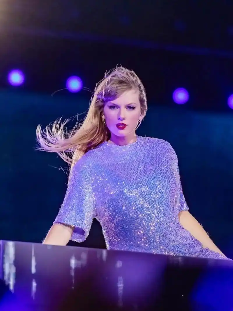 泰勒斯威夫特 泰勒61斯威夫特:时代巡回演唱会 定档2023 - 抖音