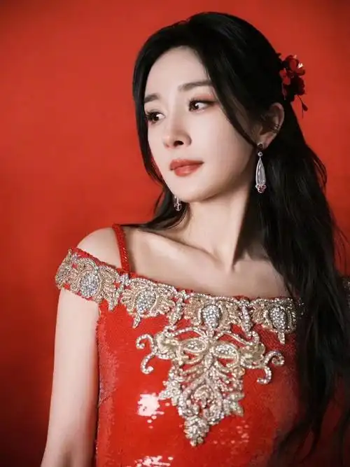 到底有什么造型是杨幂穿上不好看的?天选穿越人!