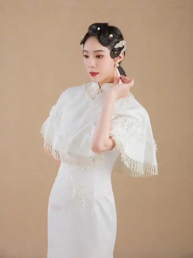 分享几张司藤旗袍照