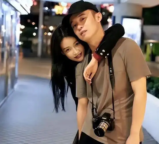 连续曝出三对"我们仨"了|恋情|孙怡|李金铭|董子健|柳俊烈_网易订阅