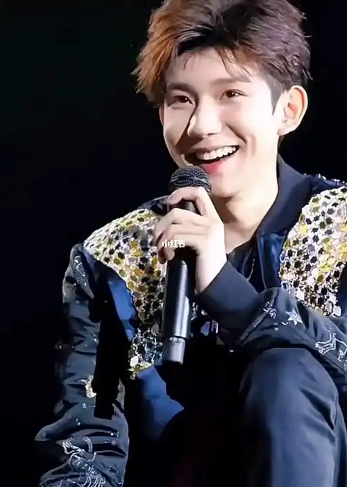 王源  #王源值得  #王源  #少年感  #治愈系笑容  #王源  #王源值得