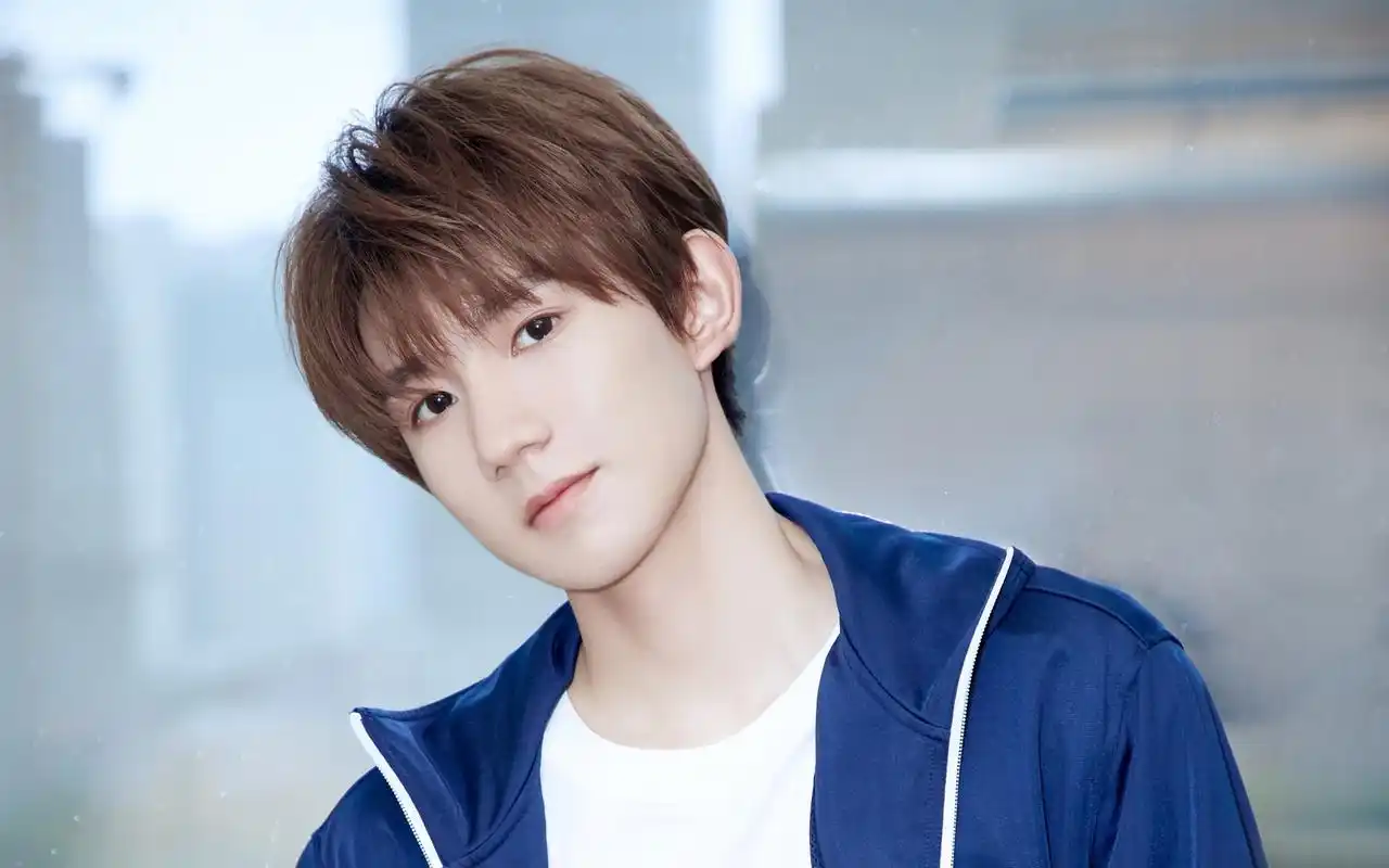 tfboys王源品牌代言帅气图片桌面壁纸