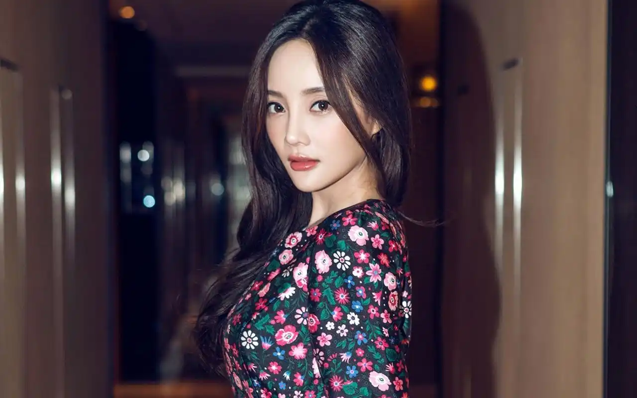 明星辣妈李小璐高清摄影壁纸