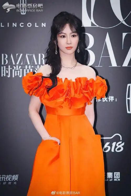 时尚芭莎红毯##杨紫摄影师出来聊聊