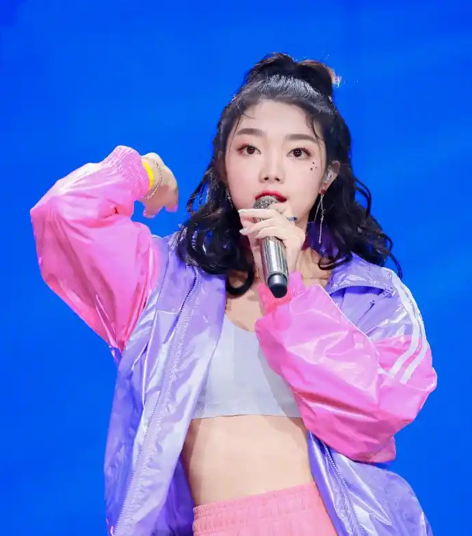 《创造101》最新排名,王菊逆袭第二,杨超越跌至第九