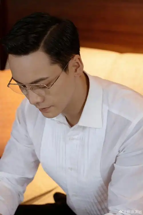 陈伟霆金丝眼镜 霸总舒适圈##戴金丝眼镜的陈伟霆##陈伟霆演霸总