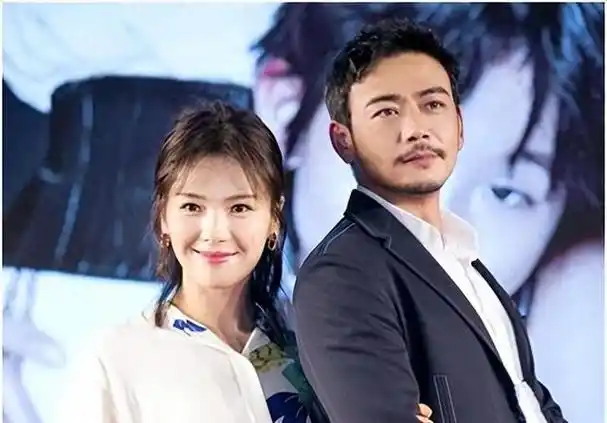 刘涛和杨烁:剧组夫妻的"辣眼睛"互动杨烁,曾被誉为"魅力男神",却在