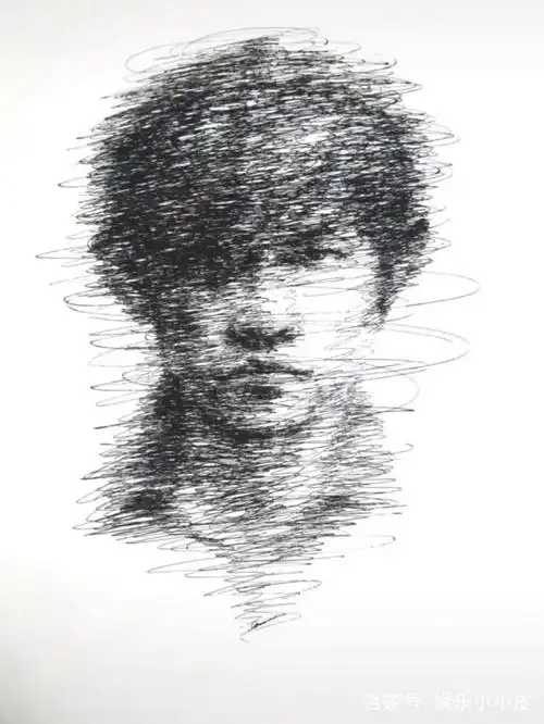 大佬手绘龙卷风,一直魔力转圈圈,成画却出现周杰伦的脸!