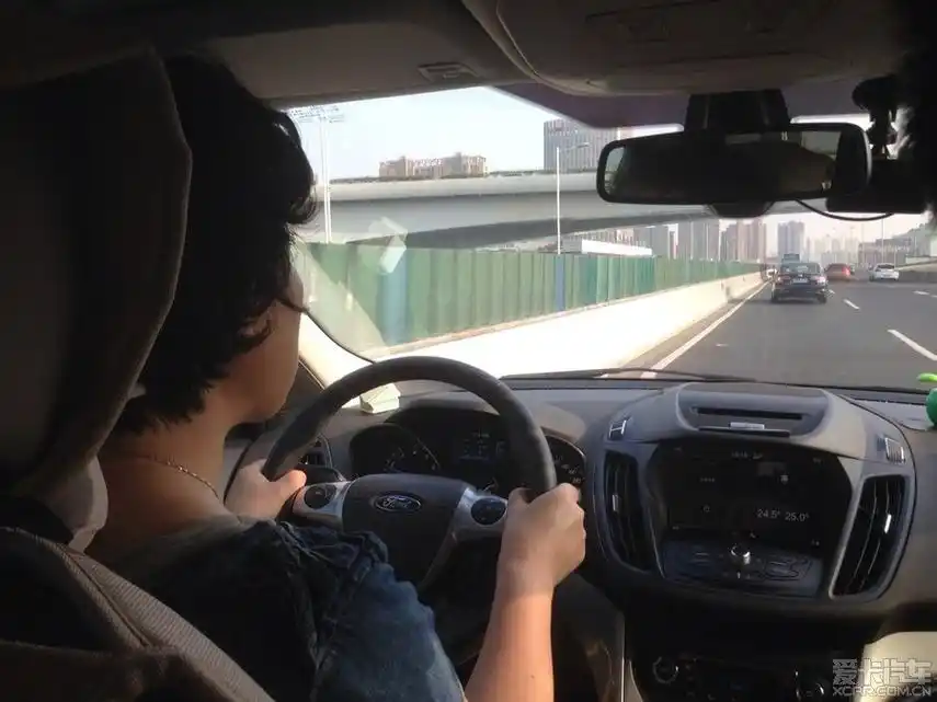 教中年妇女开车真心吃力-爱卡汽车网论坛