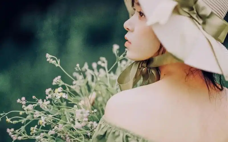 清秀复古风美女户外踏青,高清壁纸图片,大陆美女-回车桌面